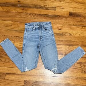 High-Rise Light Wash Women’s Skinny Jeans